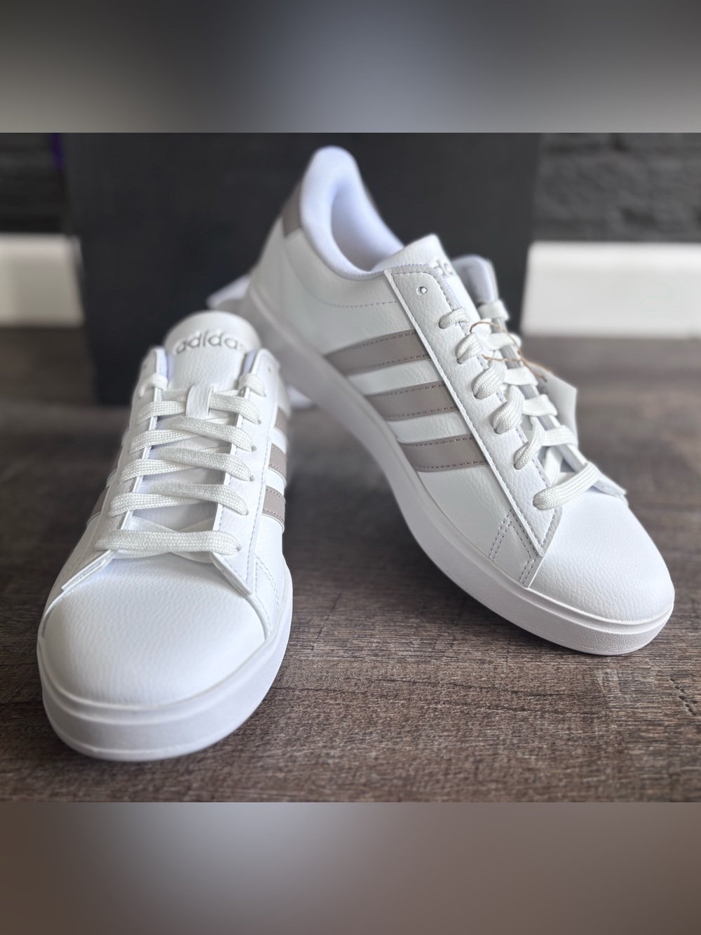 New! adidas Women's Grand Court 2.0 White Sneakers with Metallic Beige 9.5 - Picture 3 of 10
